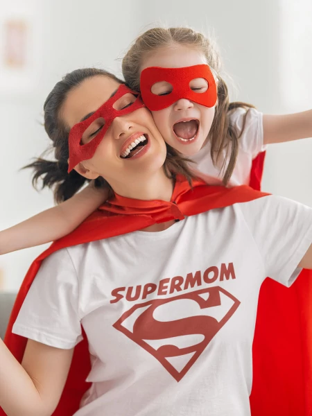 supermom-noi-feher-polo