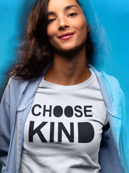 choose-kind-noi-feher-polo