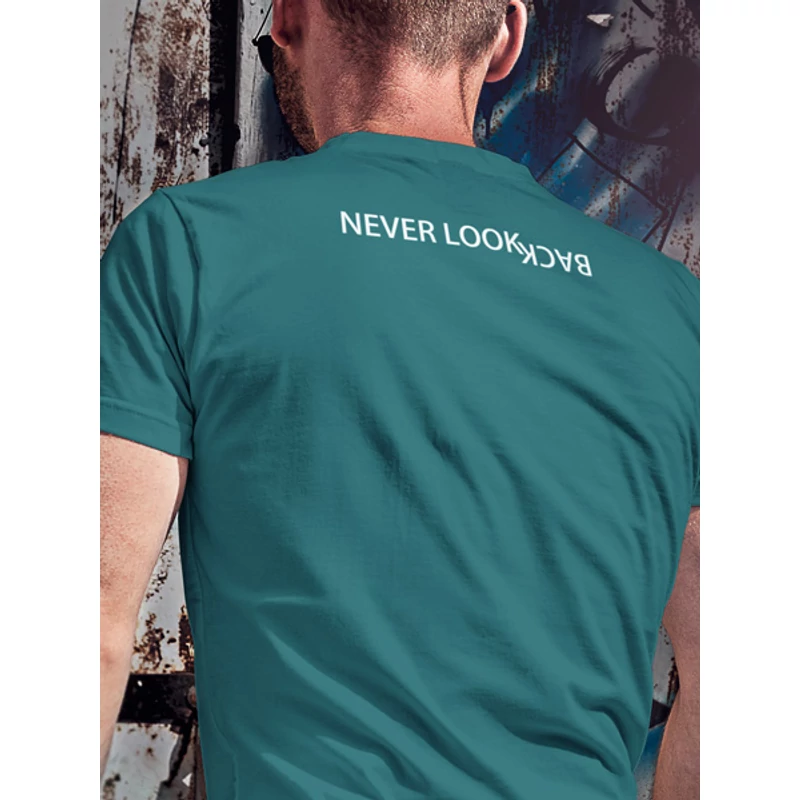 never-look-back-ferfi-divakek-polo