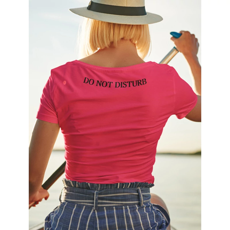 do-not-disturb-rozsaszin-noi-polo