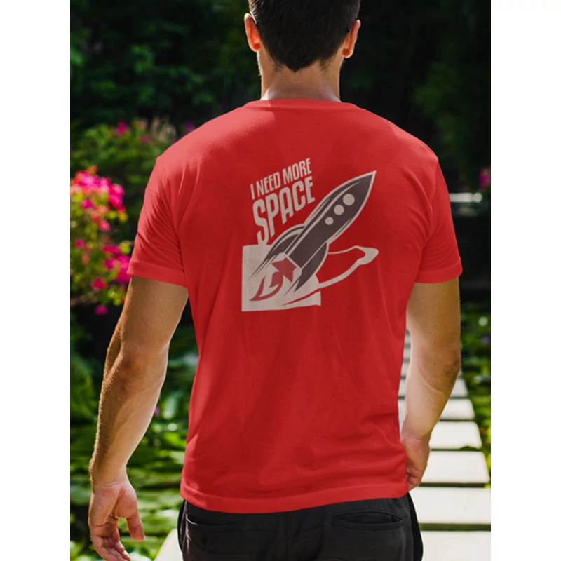 i-need-more-space-ferfi-piros-polo